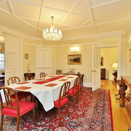 Elegant 3-Bedroom Ramsay Garden Apartment In Edinburgh City Centre Bagian luar foto