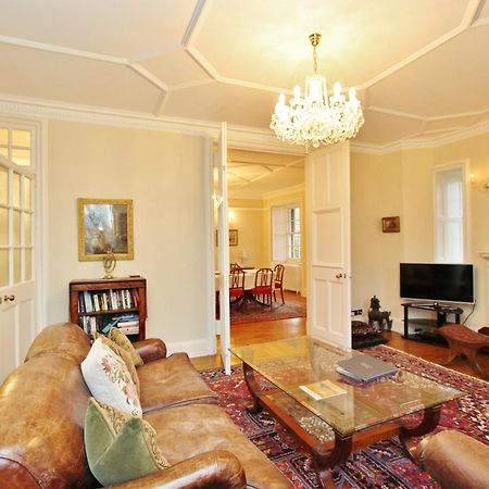 Elegant 3-Bedroom Ramsay Garden Apartment In Edinburgh City Centre Bagian luar foto