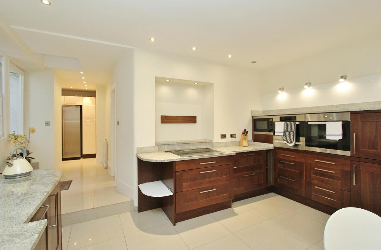 Elegant 3-Bedroom Ramsay Garden Apartment In Edinburgh City Centre Bagian luar foto