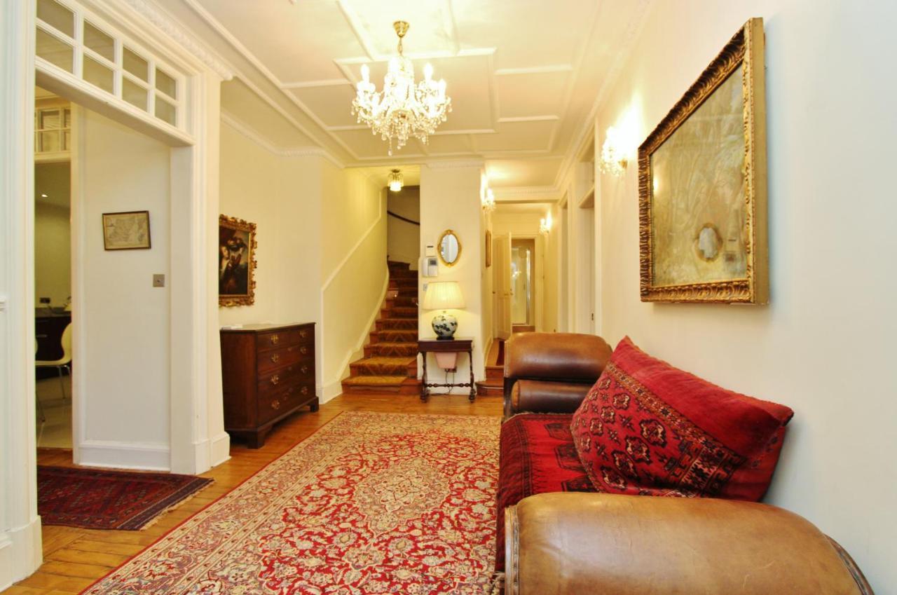 Elegant 3-Bedroom Ramsay Garden Apartment In Edinburgh City Centre Bagian luar foto