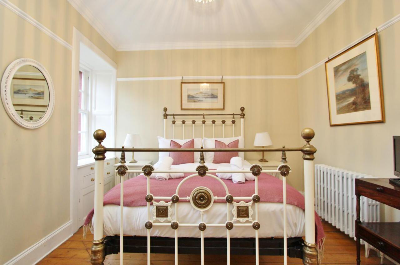 Elegant 3-Bedroom Ramsay Garden Apartment In Edinburgh City Centre Bagian luar foto