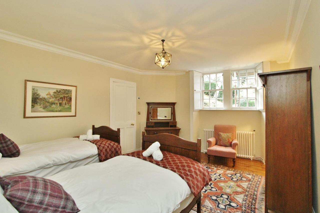 Elegant 3-Bedroom Ramsay Garden Apartment In Edinburgh City Centre Bagian luar foto