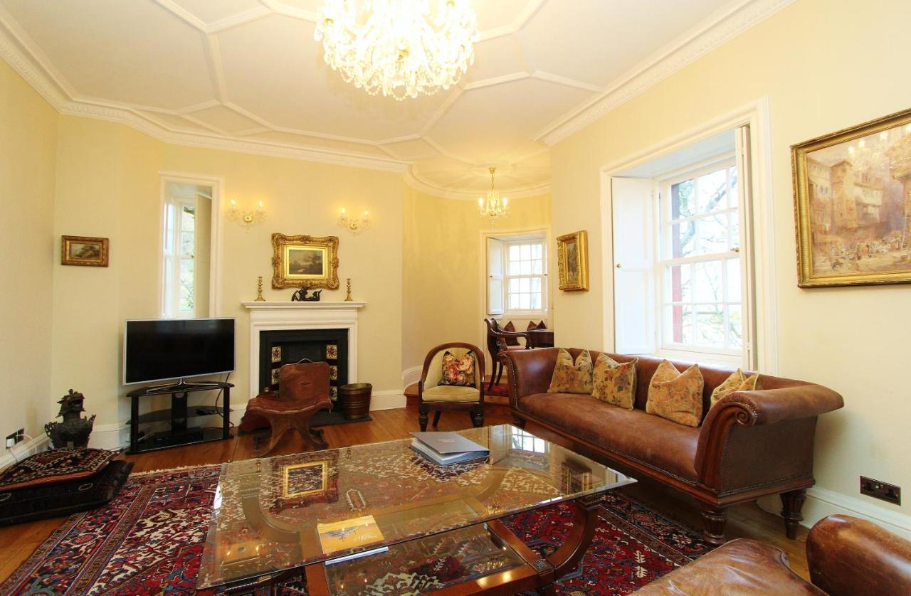 Elegant 3-Bedroom Ramsay Garden Apartment In Edinburgh City Centre Bagian luar foto