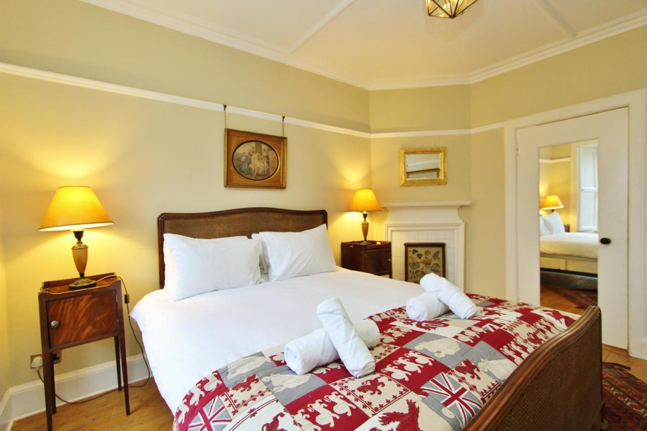 Elegant 3-Bedroom Ramsay Garden Apartment In Edinburgh City Centre Bagian luar foto